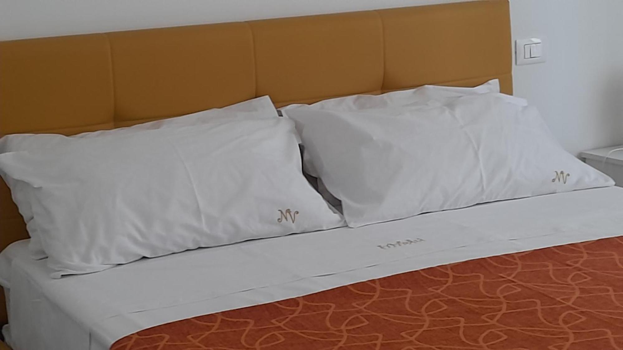 Nonna Vittoria Apartment Salerno Bagian luar foto