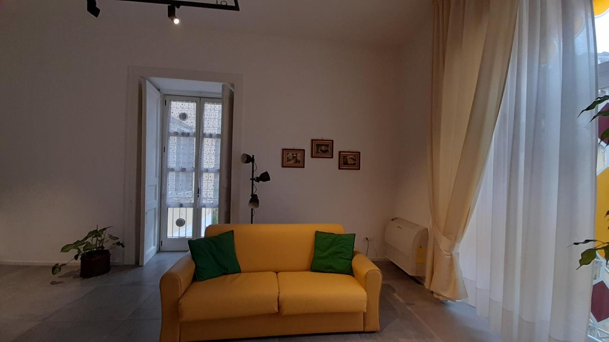 Nonna Vittoria Apartment Salerno Bagian luar foto