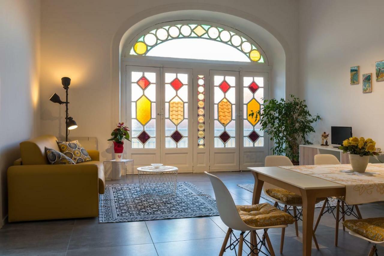 Nonna Vittoria Apartment Salerno Bagian luar foto