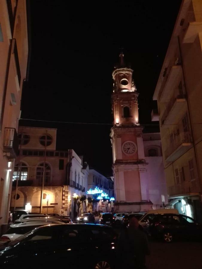 Nonna Vittoria Apartment Salerno Bagian luar foto