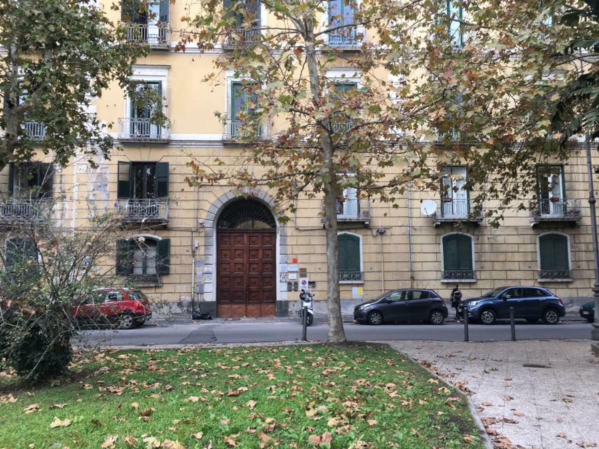 Nonna Vittoria Apartment Salerno Bagian luar foto