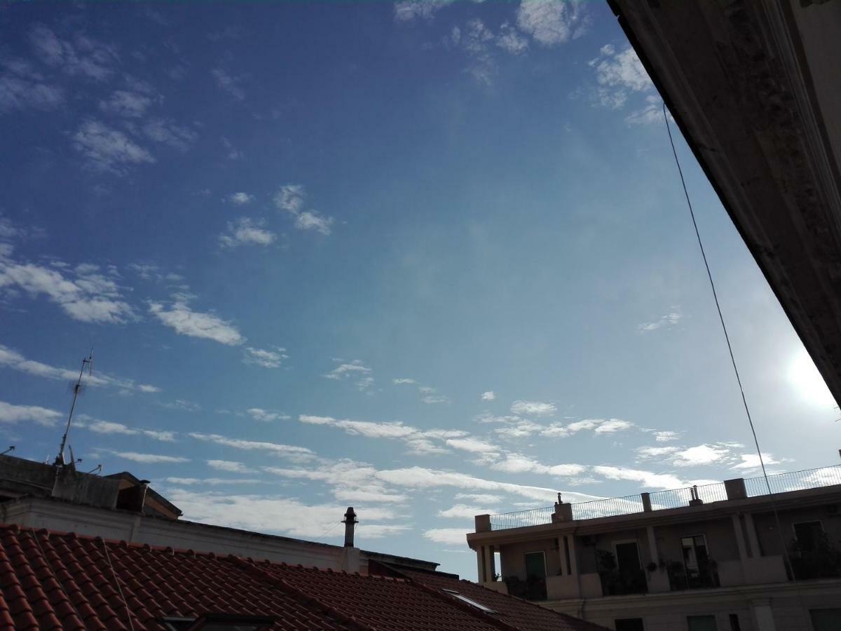 Nonna Vittoria Apartment Salerno Bagian luar foto